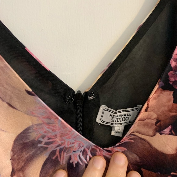 Kevan Hall Co. Never worn. Floral. Mid thingy length. Size 6, feels like a 4. - Picture 7 of 9